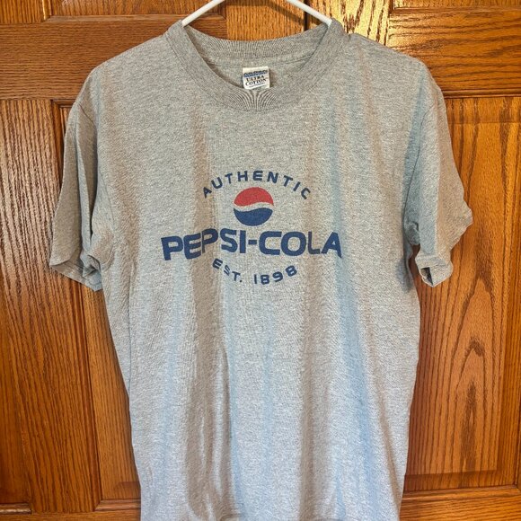 Graphic T-Shirt - Picture 1 of 2
